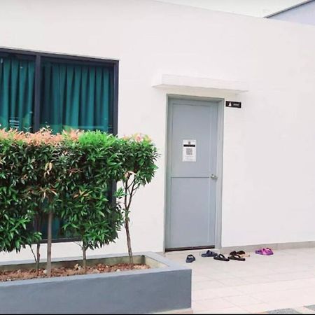 Attractive 3 Bedroom Condo With Pool-D Raudhah Homestay Kajang Exterior foto